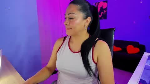 Snapshot of skater_gal chatting on July 2026 12:01:01 AM susan ramires online show from July 2026 12:01:01 AM