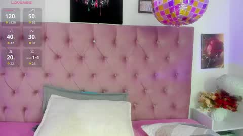 Snapshot of skay_wish chatting on May 2026 04:04:02 PM skay_wish online show from May 2026 04:04:02 PM