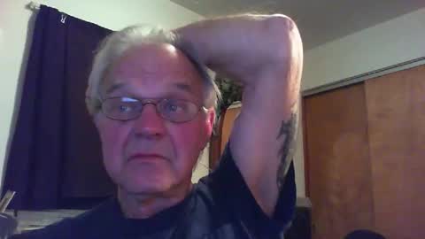 skeeeziks online show from May 2026 02:06:02 AM