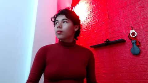 Snapshot of skinny18sexy chatting on February 2026 02:03:02 PM skinny online show from February 2026 02:03:02 PM