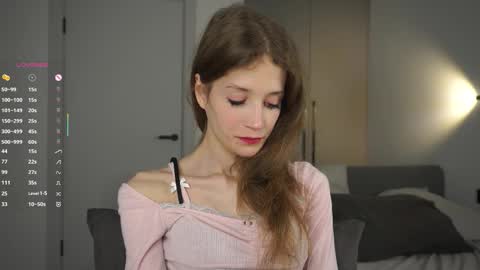 Snapshot of skinny_eve chatting on October 2025 05:35:01 PM Emily online show from October 2025 05:35:01 PM