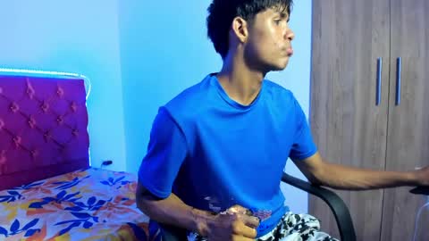 Snapshot of skinny_sam23 chatting on April 2026 02:50:02 AM sam online show from April 2026 02:50:02 AM