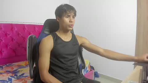 Snapshot of skinny_sam23 chatting on May 2026 03:24:02 AM sam online show from May 2026 03:24:02 AM