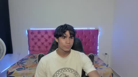 Snapshot of skinny_sam23 chatting on May 2026 05:24:01 AM sam online show from May 2026 05:24:01 AM