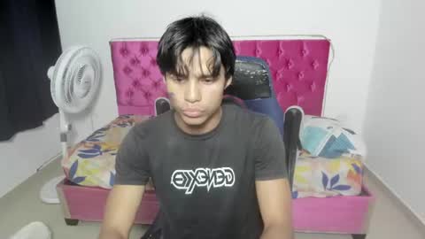 Snapshot of skinny_sam23 chatting on June 2026 05:51:02 AM sam online show from June 2026 05:51:02 AM