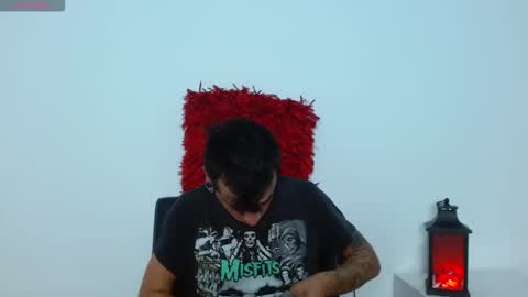 Snapshot of skinnydevil1 chatting on February 2026 03:35:01 AM skinnydevil1 online show from February 2026 03:35:01 AM