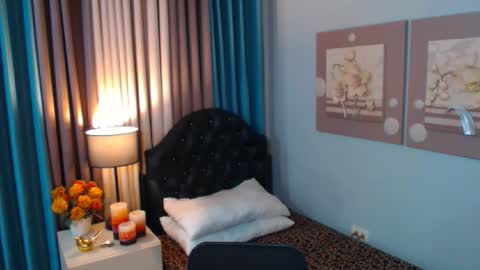 Snapshot of skinnyhotfantasy chatting on February 2026 12:53:01 AM NICOLE online show from February 2026 12:53:01 AM