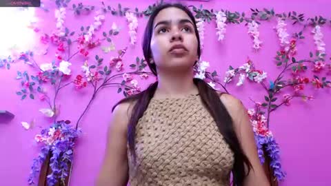 Snapshot of skinnysofia18 chatting on June 2026 01:46:01 PM sofia online show from June 2026 01:46:01 PM