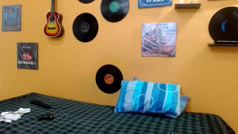 Snapshot of skinnyverus18 chatting on December 2025 07:09:01 PM VERUS online show from December 2025 07:09:01 PM