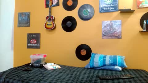 Snapshot of skinnyverus18 chatting on January 2026 06:32:02 PM VERUS online show from January 2026 06:32:02 PM