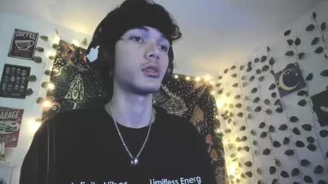 Snapshot of skiny_dann chatting on May 2026 03:33:02 AM skiny_dann online show from May 2026 03:33:02 AM