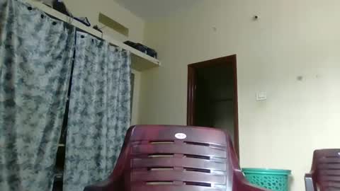 Snapshot of sklavepappu143 chatting on March 2026 05:52:01 AM Indianslut1431 online show from March 2026 05:52:01 AM