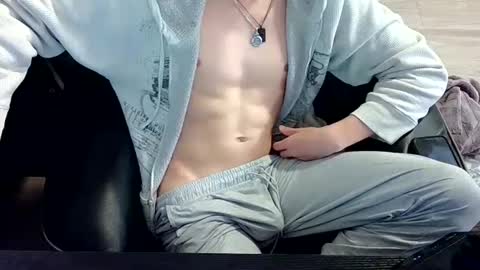 Snapshot of skrogdog chatting on April 2026 12:33:02 AM skrogdog online show from April 2026 12:33:02 AM