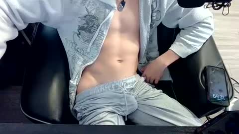 Snapshot of skrogdog chatting on May 2026 04:59:01 PM skrogdog online show from May 2026 04:59:01 PM