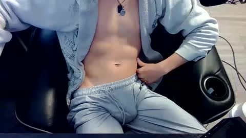 Snapshot of skrogdog chatting on May 2026 05:53:01 PM skrogdog online show from May 2026 05:53:01 PM