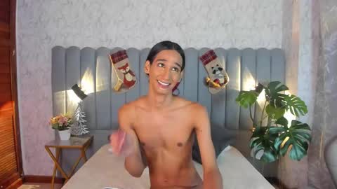 Snapshot of sky_fox_1 chatting on December 2025 12:11:02 PM STIVEN online show from December 2025 12:11:02 PM