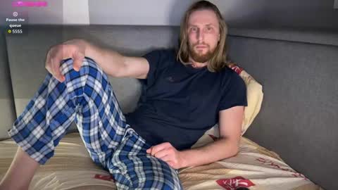 Snapshot of sky_guy25 chatting on February 2026 09:57:02 PM sky_guy25 online show from February 2026 09:57:02 PM