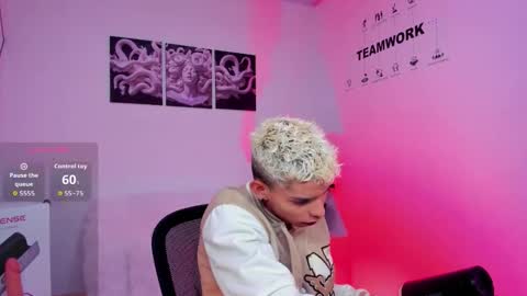 Daniel online show from December 2025 03:24:02 AM