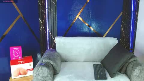Snapshot of sky_walkerss chatting on May 2026 06:02:02 PM sky_walkerss online show from May 2026 06:02:02 PM