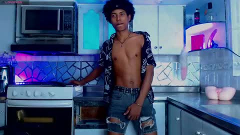 Snapshot of sky_walkerss chatting on May 2026 03:31:02 PM sky_walkerss online show from May 2026 03:31:02 PM