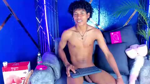 Snapshot of sky_walkerss chatting on June 2026 06:20:02 PM sky_walkerss online show from June 2026 06:20:02 PM
