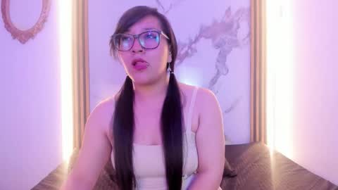 Snapshot of skye_bluee_ chatting on September 2025 03:07:02 AM skye_bluee_ online show from September 2025 03:07:02 AM