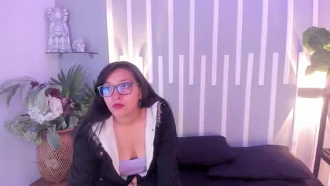 Snapshot of skye_bluee_ chatting on September 2025 02:56:02 AM skye_bluee_ online show from September 2025 02:56:02 AM