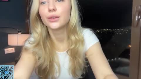 Snapshot of skyeveil chatting on November 2025 07:05:01 PM Skye online show from November 2025 07:05:01 PM