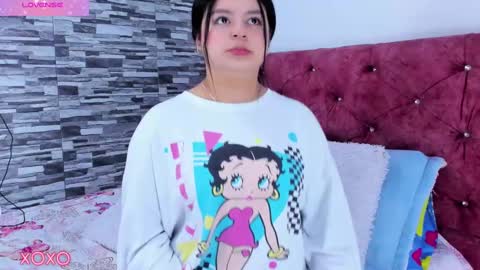 Snapshot of skyhotgirl chatting on February 2025 06:45:02 PM Sky online show from February 2025 06:45:02 PM