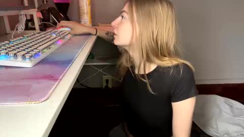 Sky  online show from November 2025 06:54:01 PM