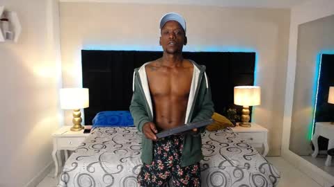 SKYLERBIGXXX online show from April 2026 04:37:01 AM