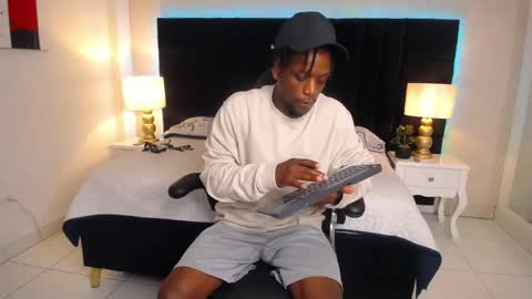 SKYLERBIGXXX online show from June 2026 04:04:01 AM