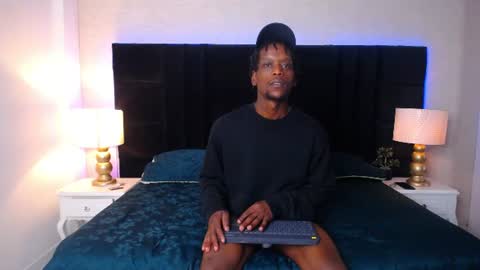 Snapshot of skylerbigxxx chatting on June 2026 03:51:01 AM SKYLERBIGXXX online show from June 2026 03:51:01 AM