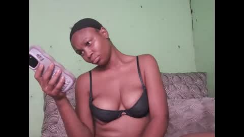Snapshot of skylour chatting on April 2026 08:31:01 AM Skylour online show from April 2026 08:31:01 AM