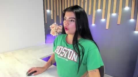 Snapshot of skymoon__ chatting on July 2026 01:04:01 PM skymoon__ online show from July 2026 01:04:01 PM