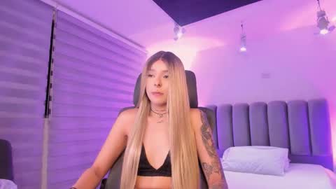 skythompson online show from October 2025 05:17:02 AM