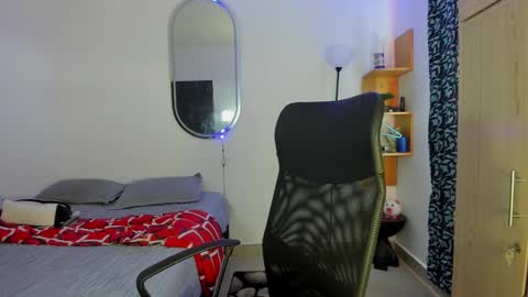 slim_master12 online show from March 2025 03:38:02 PM