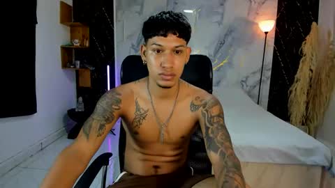 Snapshot of slim_master12 chatting on May 2026 03:24:01 AM slim_master12 online show from May 2026 03:24:01 AM