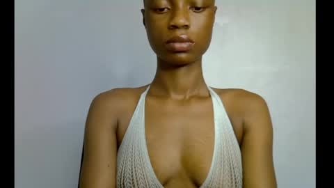 Snapshot of slim_petitqueen chatting on May 2026 07:48:02 AM Alice online show from May 2026 07:48:02 AM