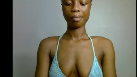 Snapshot of slim_petitqueen chatting on May 2026 08:27:01 PM Alice online show from May 2026 08:27:01 PM