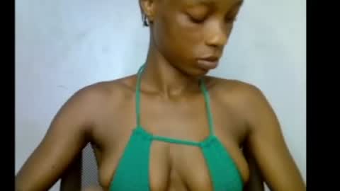 Snapshot of slim_petitqueen chatting on May 2026 08:17:01 PM Alice online show from May 2026 08:17:01 PM