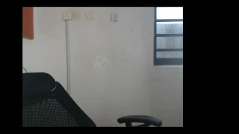 Snapshot of slim_queen2 chatting on July 2026 07:22:01 AM Slim queen2 online show from July 2026 07:22:01 AM
