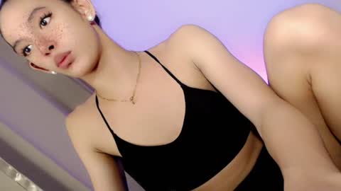 Snapshot of slimgirl_patricia chatting on July 2026 01:03:01 PM Pat online show from July 2026 01:03:01 PM