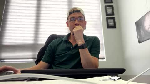 slimhiguy online show from February 2026 07:56:02 PM