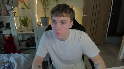 Snapshot of slippery_baby chatting on February 2025 09:56:02 AM Mila online show from February 2025 09:56:02 AM