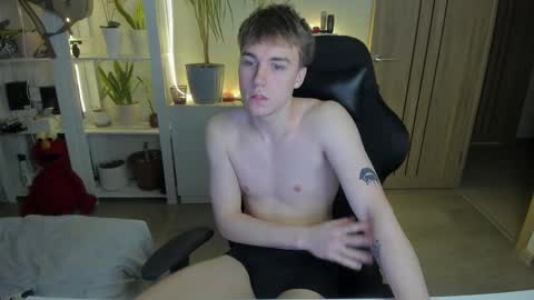 Snapshot of slippery_baby chatting on February 2025 03:51:02 PM Mila online show from February 2025 03:51:02 PM