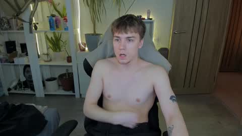 Snapshot of slippery_baby chatting on February 2025 02:54:02 PM Mila online show from February 2025 02:54:02 PM
