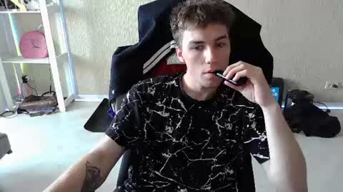 Snapshot of slippery_baby chatting on July 2026 01:27:01 PM Mila online show from July 2026 01:27:01 PM