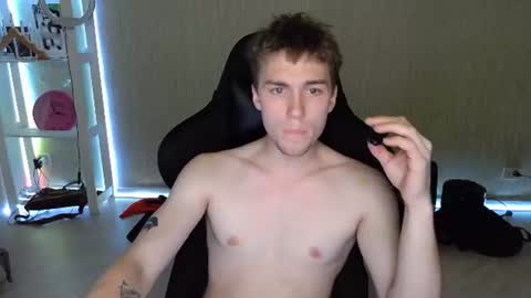 Snapshot of slippery_baby chatting on July 2026 08:33:02 PM Mila online show from July 2026 08:33:02 PM