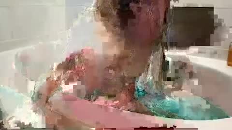 slipperysav online show from October 2025 01:28:02 AM